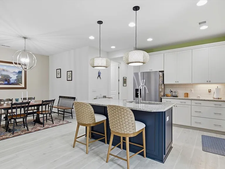 511 Landshark Blvd — Photo 2