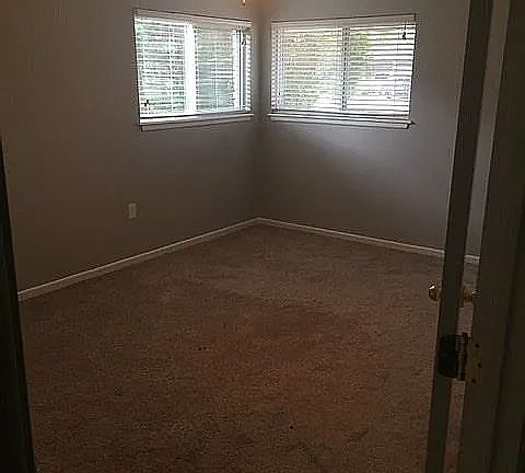 4th image of 2481 Campus Ct