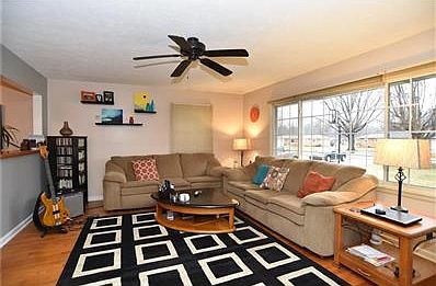 3rd image of 6849 W Lockerbie Dr