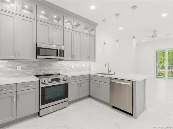 4692 SE Manatee Way, Stuart, FL 34997