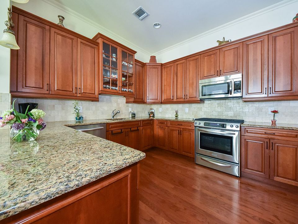 1st image of 707 Equestrian Way