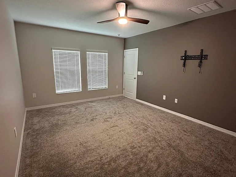 605 Sand Pine Ln — Photo 12