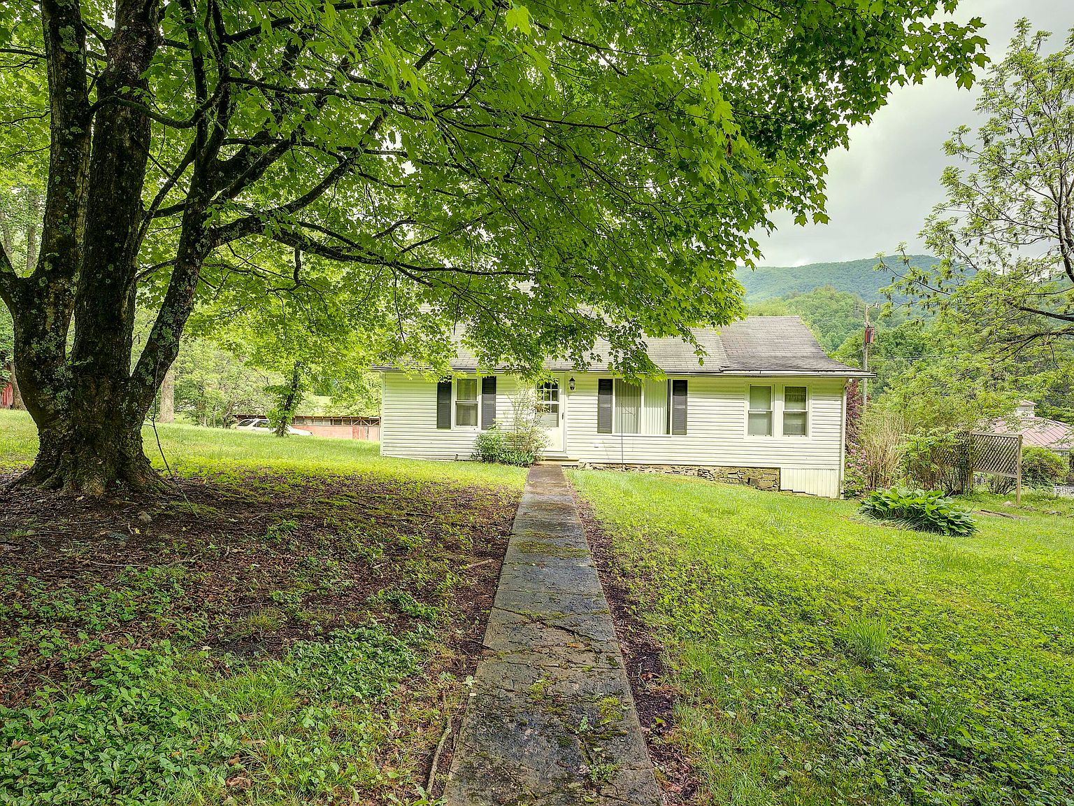 448 Old Highway Rd, Erwin, TN 37650 Zillow