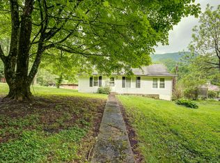448 Old Highway Rd, Erwin, TN 37650