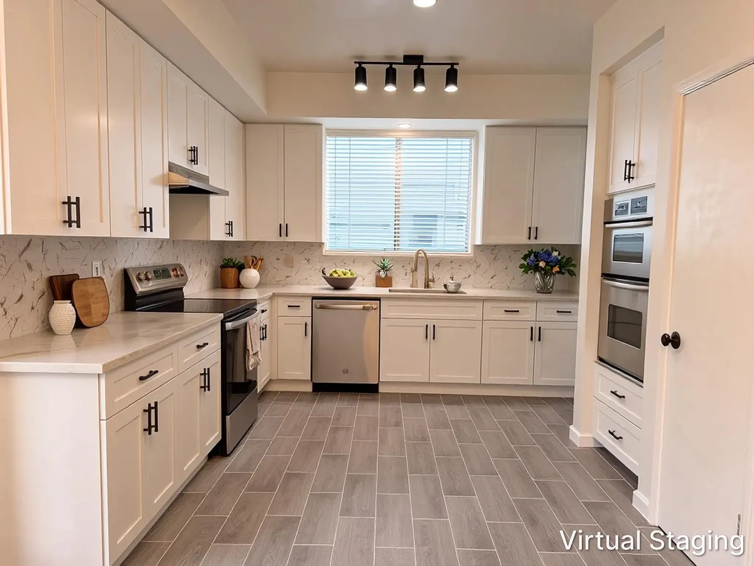 4 bed, 2.5 bath, 2748 sqft, $3,000 — Photo 4