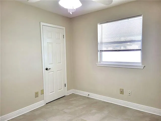 1242 Carrollton Ave — Photo 15