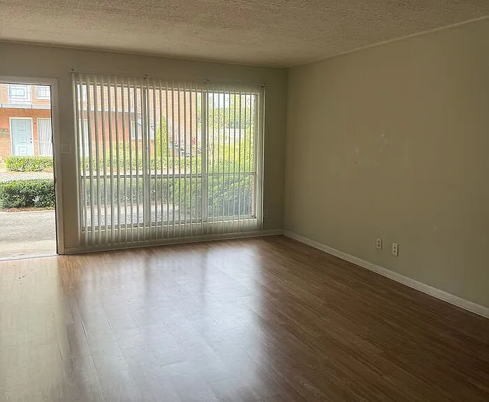 1135 Woodland Ave NE #1 — Photo 4
