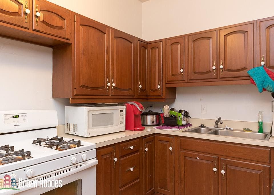 1st image of 3826 N Kenmore Ave #Ua1