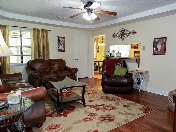 3rd image of 610 Oyster Creek Dr