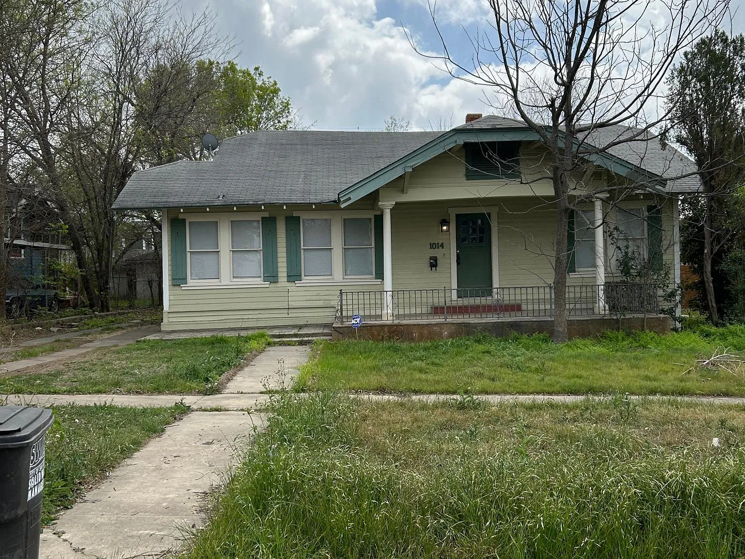 3 bed, 1620 sqft, $2,100 — Photo 2