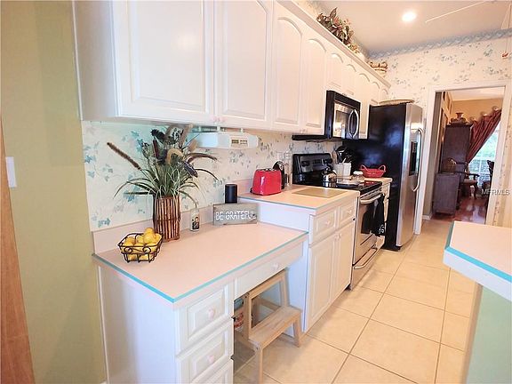 5th image of 1023 Willa Lake Cir
