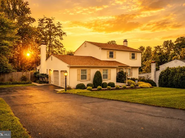 1230 Hawthorne Ln, West Chester, PA 19380