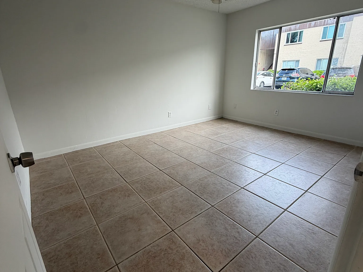 3 bed, 1250 sqft, $2,195 — Photo 4
