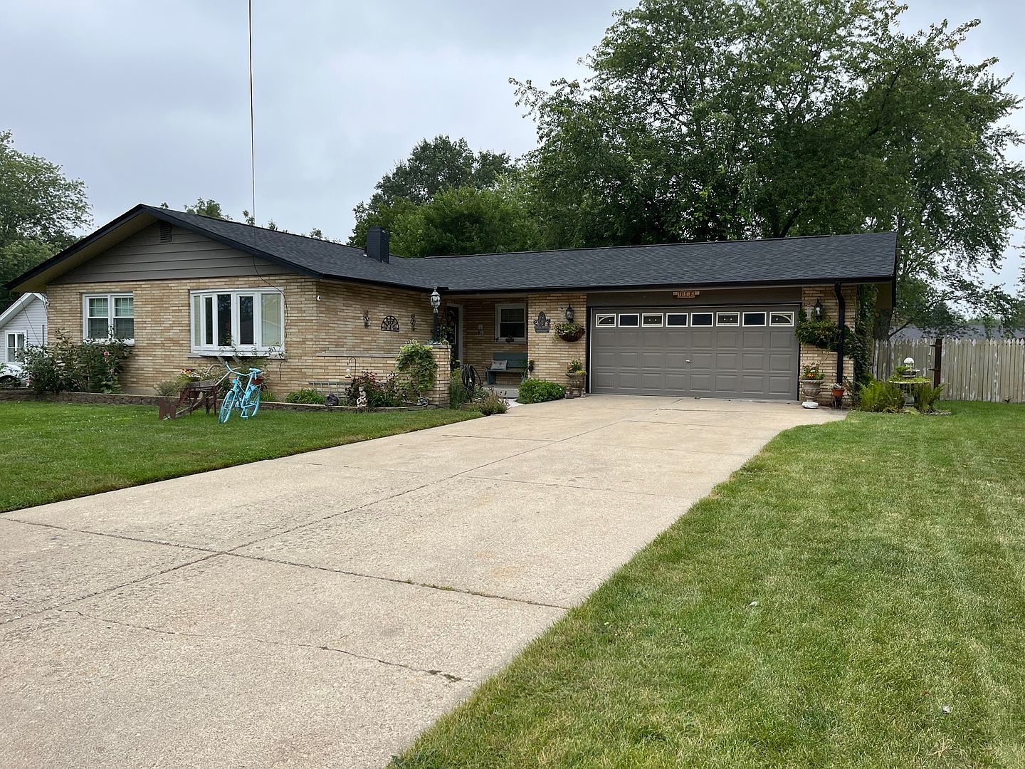 1110 Trask St Aurora IL 60505 Zillow