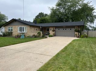 1110 Trask St, Aurora, IL 60505