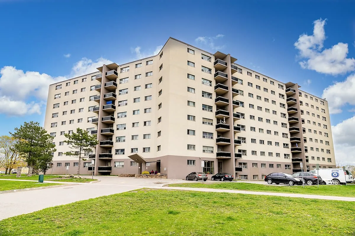 Mona Lisa Apartments — Photo 1