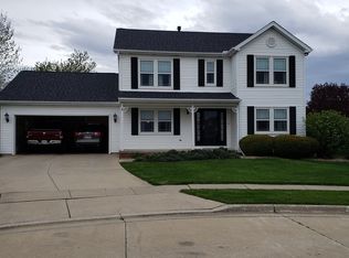 1 Chesterfield Ct, Bloomington, IL