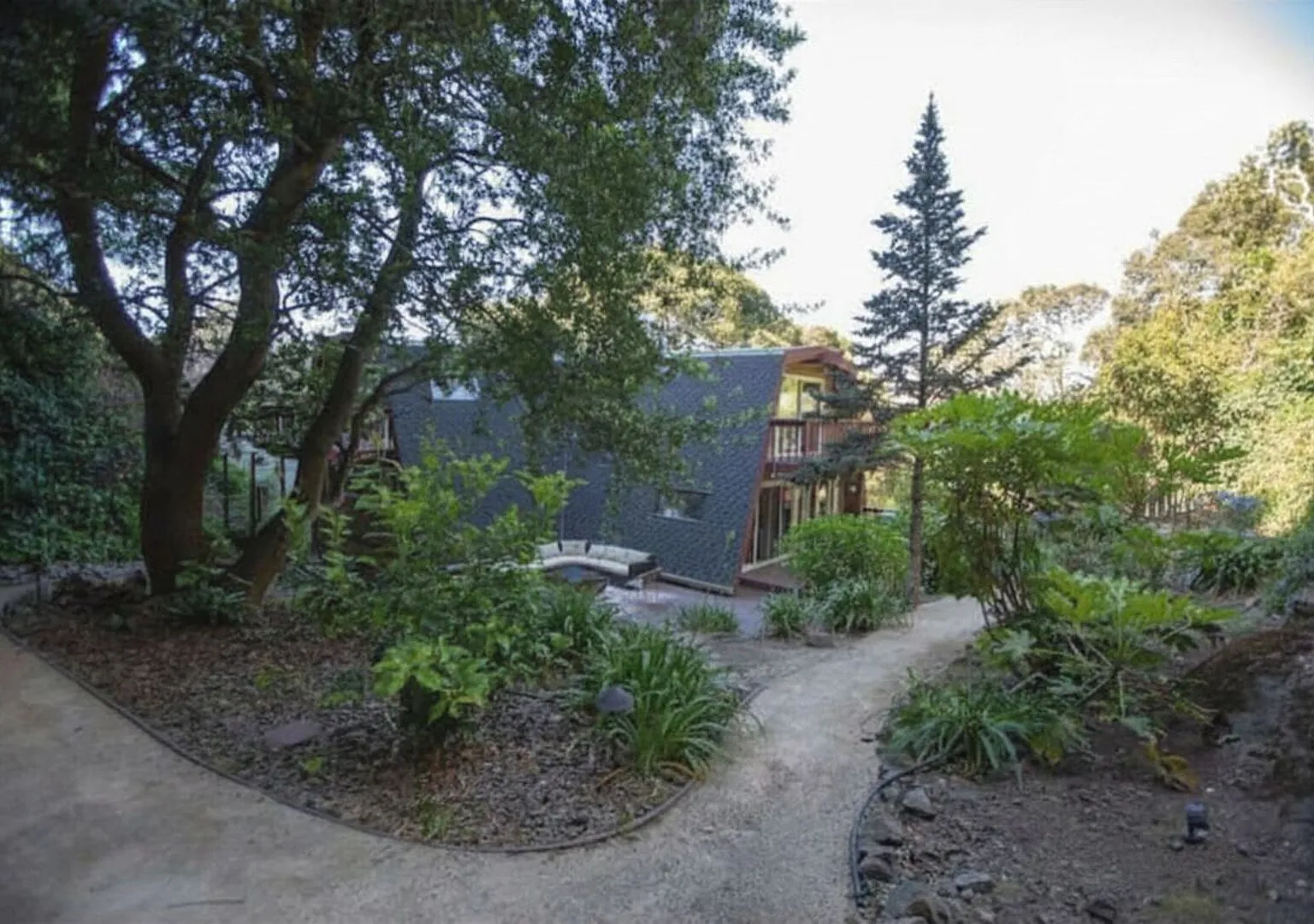 Luxurious Bayview Treehouse: Hot Tub, 15 min to SF — Photo 3