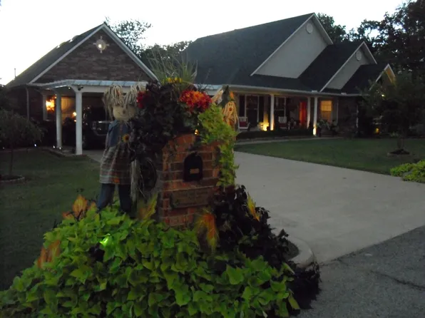 2202 E Southbrook Ave, Okmulgee, OK 74447