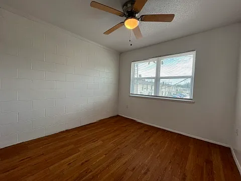 Crestwood Apartments — Photo 44