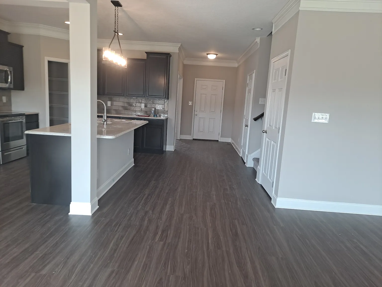 5 bed, 2910 sqft, $3,050 — Photo 4