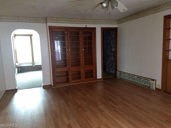 4th image of 542 E School St