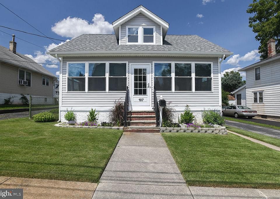 1st image of 107 Lorewood Ave