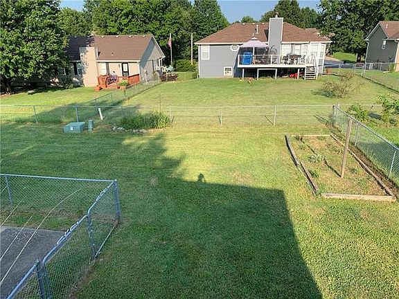 4th image of 901 Foxtail Dr