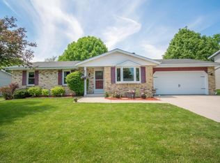 W197N16551 Aspen Dr, Jackson, WI
