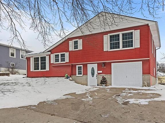 2nd image of 1520 NE 52nd St