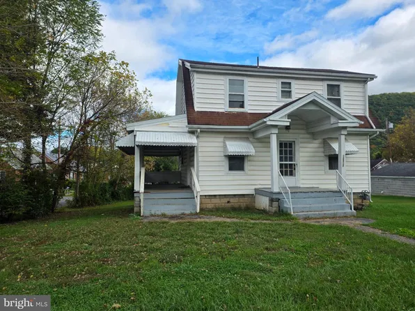 12512 Bowling St, Cumberland, MD 21502