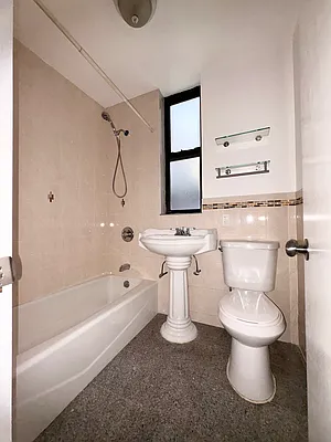 Rented by David Francis New York LLC | media 21