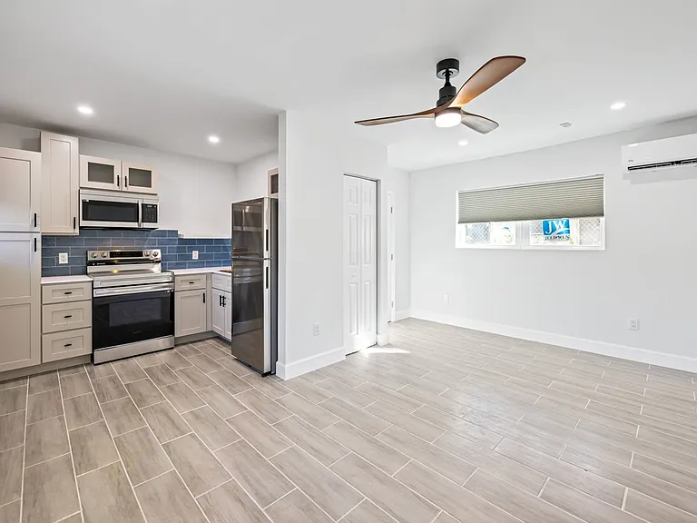 3012 Broadway — Photo 28