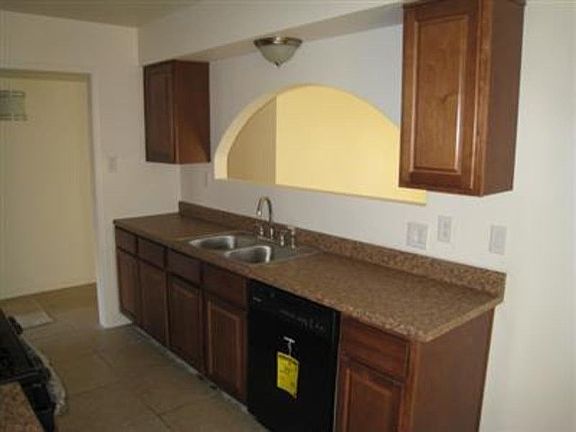 4th image of 901 Parkside Dr NE