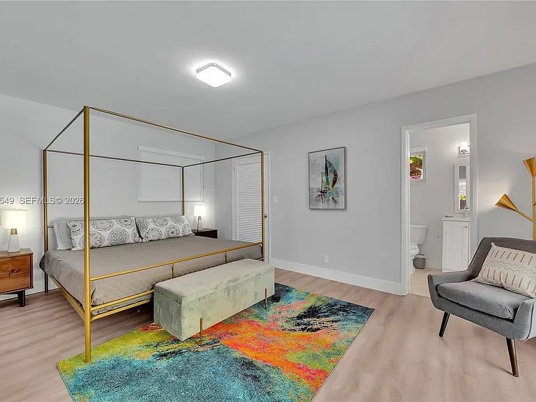 204 SW 19th Ave — Photo 8