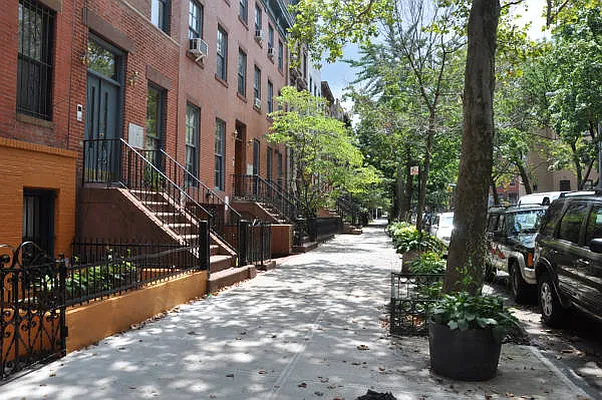 Rented by Level Group | media 13