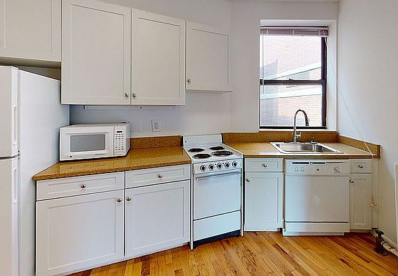 4th image of 434 E 72nd St APT 2G