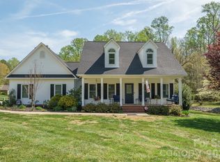 408 Mooreland Dr NE, Conover, NC 28613
