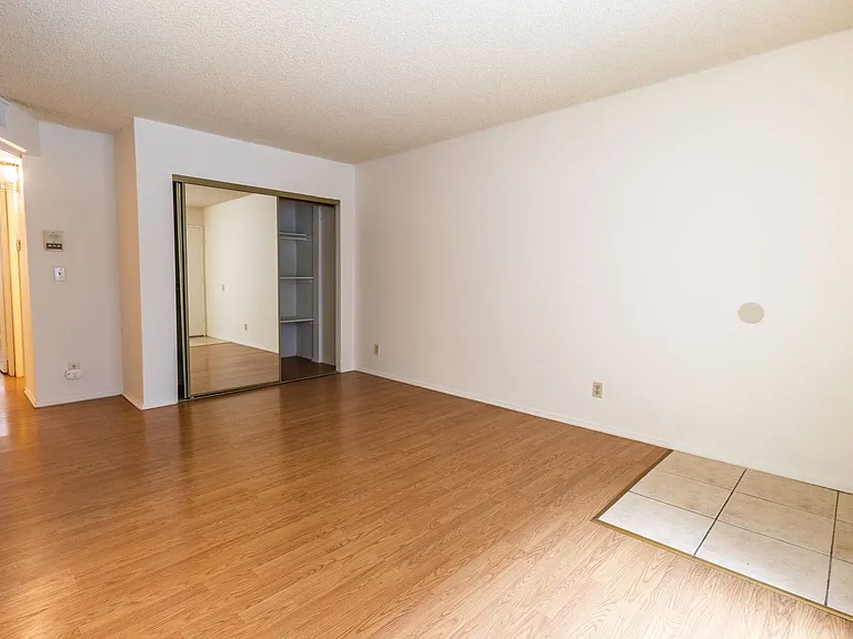 10845 Camarillo St — Photo 23