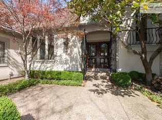 75 Le Mans Ct, Prairie Village, KS 66208