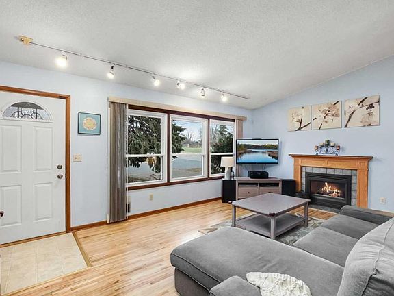 4th image of 800 Continental Dr