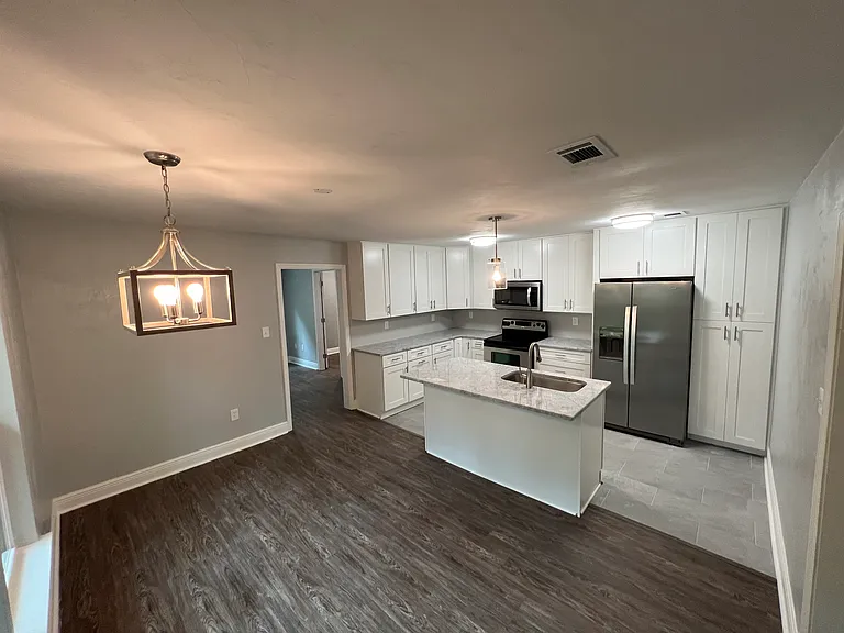 409 Midflow St — Photo 1