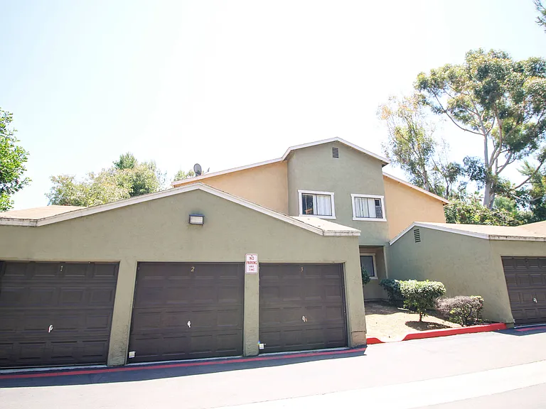 Creekside Villas Apartments — Photo 14