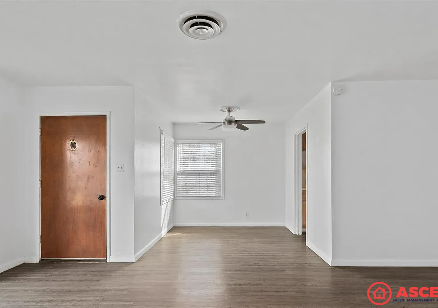 Stunning Home in Downtown Area! — Photo 2