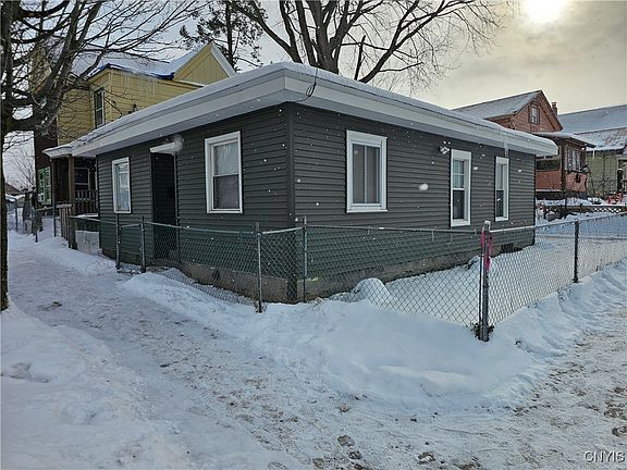 2nd image of 324-326 James St