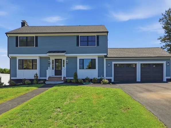 105 Stafford Rd, Lowell, MA 01852