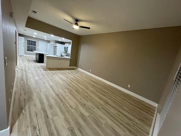 3803 Uvalde Dr #B — Photo 6