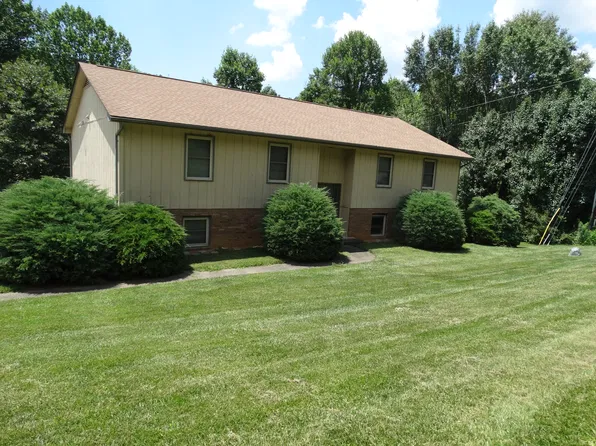 122 Maple Dr #2-D, Asheville, NC 28805