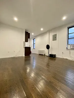 Rented by Compass | media 18