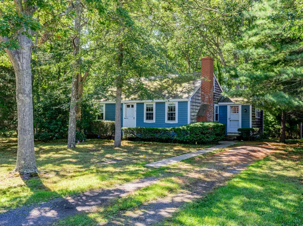 19 Nehoiden Street, Harwich Port, MA 02646